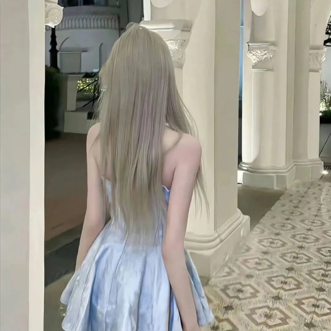 水中的女人